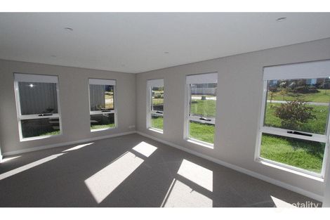 Property photo of 44 James Barnet Drive Kelso NSW 2795