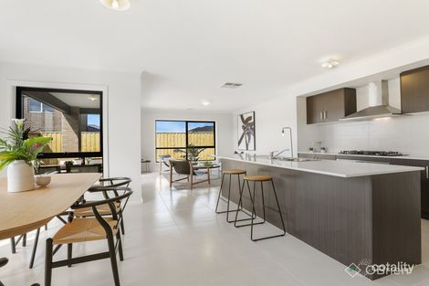 Property photo of 75 Chi Avenue Keysborough VIC 3173
