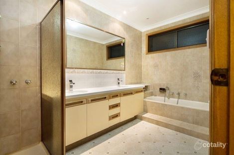 Property photo of 3 Suda Court Avondale Heights VIC 3034