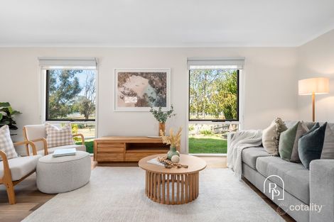 37 Deanswood Dr, Somerville, VIC 3912