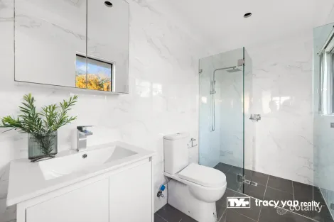Property photo of 18 Grandview Parade Epping NSW 2121