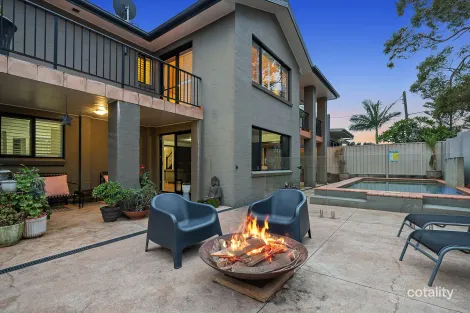 Property photo of 4 Cowlishaw Street Redhead NSW 2290