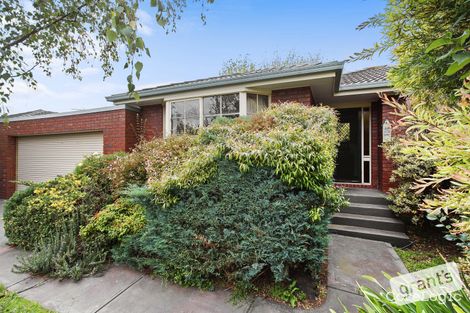 Property photo of 3 Fisher Close Berwick VIC 3806