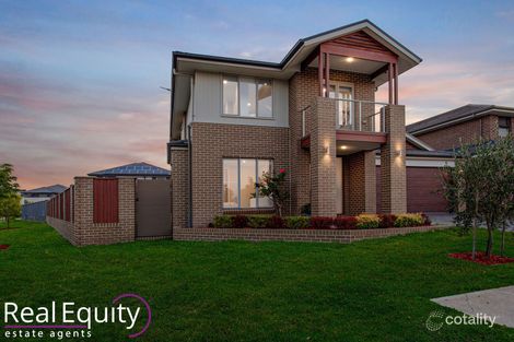 Property photo of 71 Horizon Circuit Moorebank NSW 2170