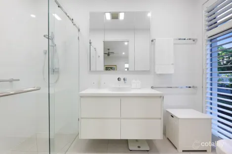 Property photo of 2114 The Circle Hope Island QLD 4212