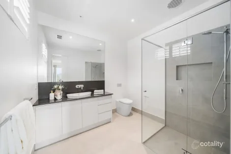 Property photo of 33 Members Drive Doncaster VIC 3108