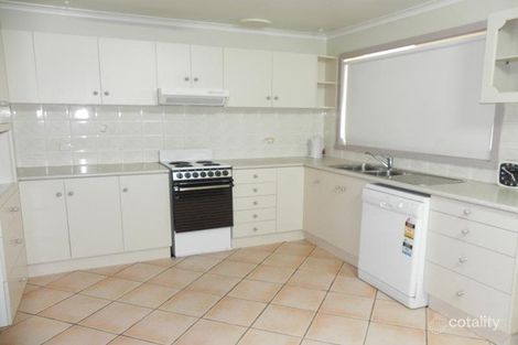 Property photo of 12 Chilvers Place Griffith NSW 2680