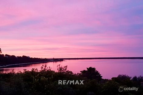 4 Lake Gr, Metung, VIC 3904