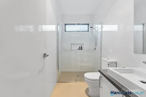 Property photo of 1/28 Bulla Road Strathmore VIC 3041