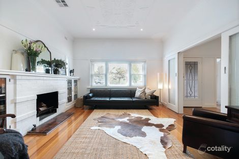 Property photo of 2 Bennett Parade Kew East VIC 3102