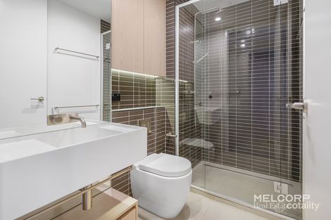 Property photo of 1305/151 Berkeley Street Melbourne VIC 3000