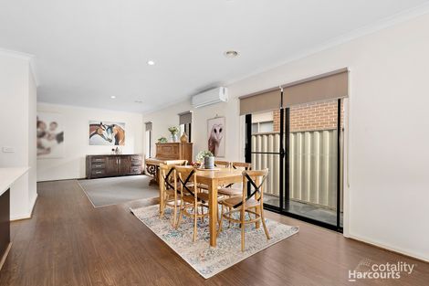 Property photo of 14 Inspiration Circuit Pakenham VIC 3810