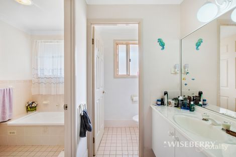 Property photo of 15 Plane Tree Circuit Woongarrah NSW 2259