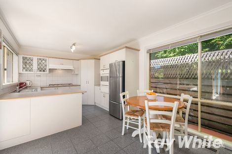 Property photo of 2/5 Graham Court Macleod VIC 3085