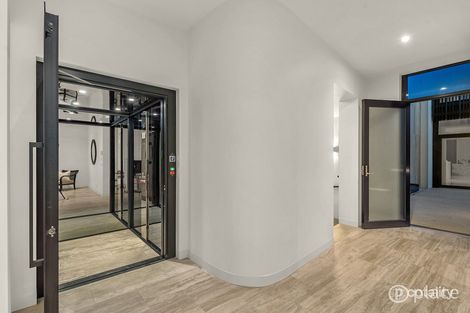 22/1 Bonvale Lane, St Lucia, QLD 4067