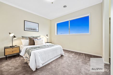 Property photo of 3 Pirie Way Taylors Hill VIC 3037