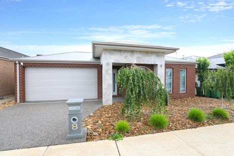 8 Columbia Dr, Officer, VIC 3809