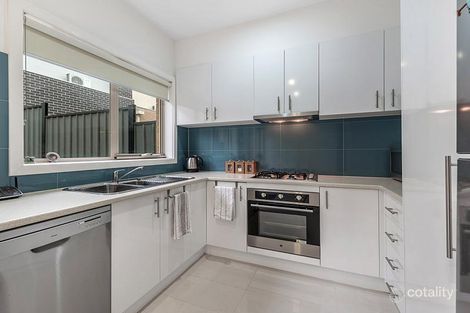 Property photo of 18 Densham Way Craigieburn VIC 3064