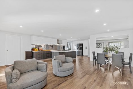 Property photo of 5 Kerry Crescent Berkeley Vale NSW 2261