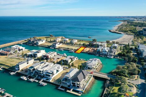 13 Chelydra Pnt, North Coogee, WA 6163