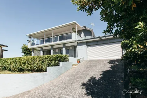 Property photo of 27 Braemar Drive Wamberal NSW 2260