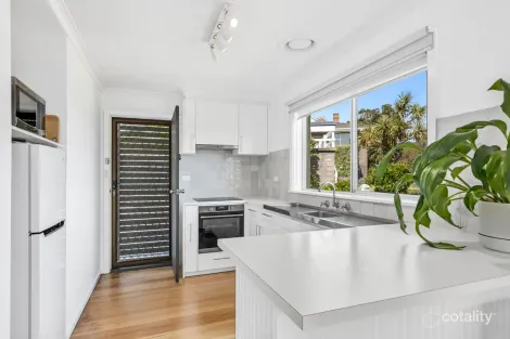 Property photo of 1/290 Scenic Road Highton VIC 3216