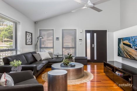 Property photo of 30 Whimbrel Avenue Berkeley NSW 2506
