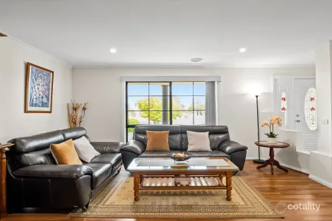 Property photo of 48 Hume Drive Sydenham VIC 3037