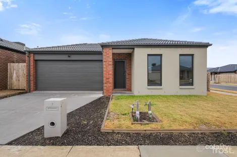 Property photo of 7 Ivanhoe Road Wallan VIC 3756