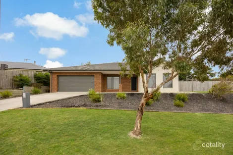 63 Retreat Cres, Sunbury, VIC 3429