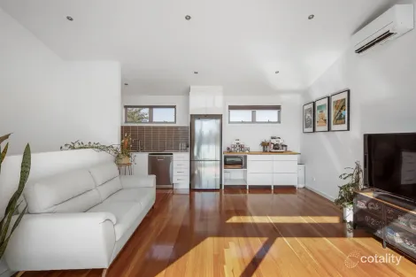 Property photo of 2/2 Clarinda Road Essendon VIC 3040