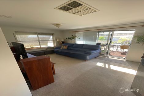 Property photo of 40 Gentle Circle South Guildford WA 6055