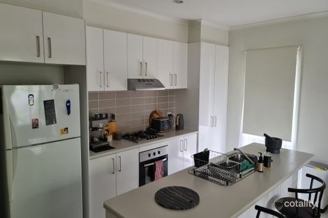 Property photo of 92 Broderick Road Carrum Downs VIC 3201