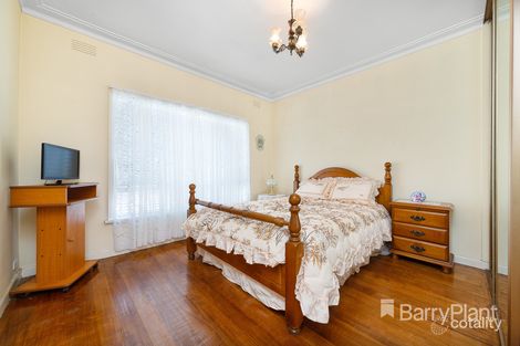 Property photo of 33 Sandra Avenue Fawkner VIC 3060