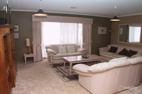 144 Waradgery Dr, Rowville, VIC 3178