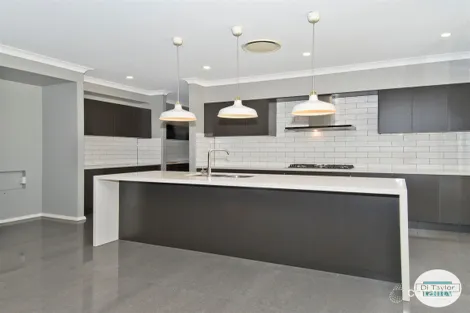 Property photo of 32-34 Weatherly Drive Jimboomba QLD 4280