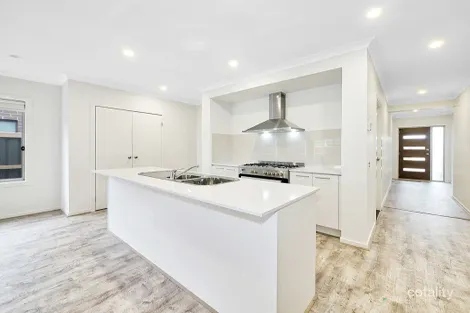Property photo of 28 Bindarri Grove Botanic Ridge VIC 3977