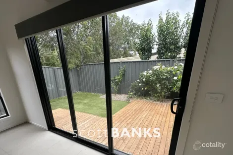 Property photo of 4D Eildon Avenue Manor Lakes VIC 3024