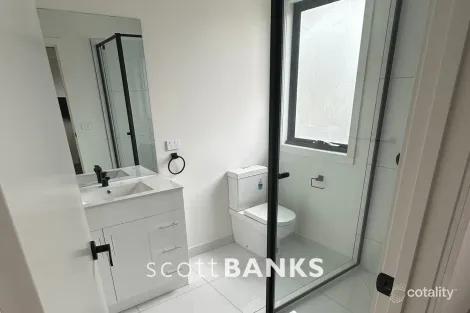 Property photo of 4D Eildon Avenue Manor Lakes VIC 3024