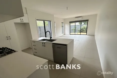 Property photo of 4D Eildon Avenue Manor Lakes VIC 3024