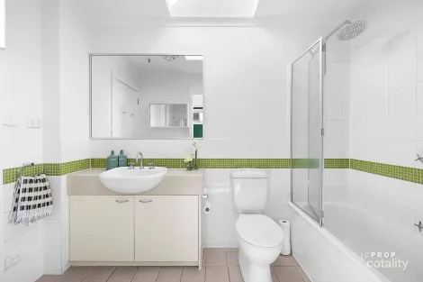 Property photo of 1/322 St Georges Road Fitzroy North VIC 3068