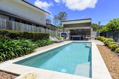 Property photo of 5/4 Kal-Ma-Kuta Drive Sandstone Point QLD 4511
