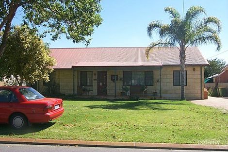 28 Oakland Ave, Cloverdale, WA 6105