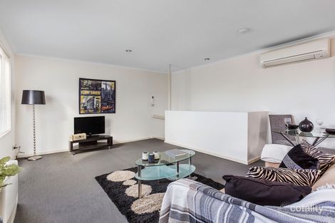 379 Racecourse Rd, Kensington, VIC 3031