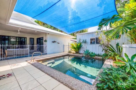 130 Wistaria St, Holloways Beach, QLD 4878