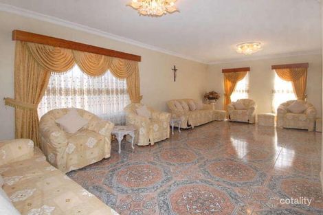 Property photo of 6 Lambie Way Roxburgh Park VIC 3064