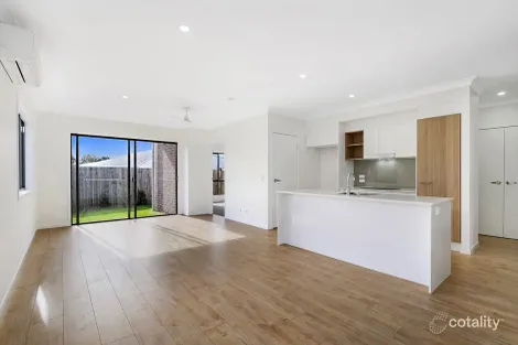 1/8 Xenia St, Pimpama, QLD 4209