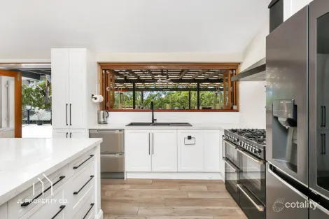 Property photo of 2 Awinya Close Empire Bay NSW 2257