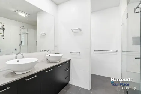 Property photo of 26 Burringoa Crescent Colebee NSW 2761