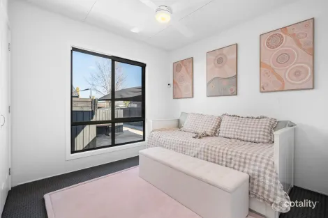 Property photo of 2/11 Saintfield Street Lara VIC 3212
